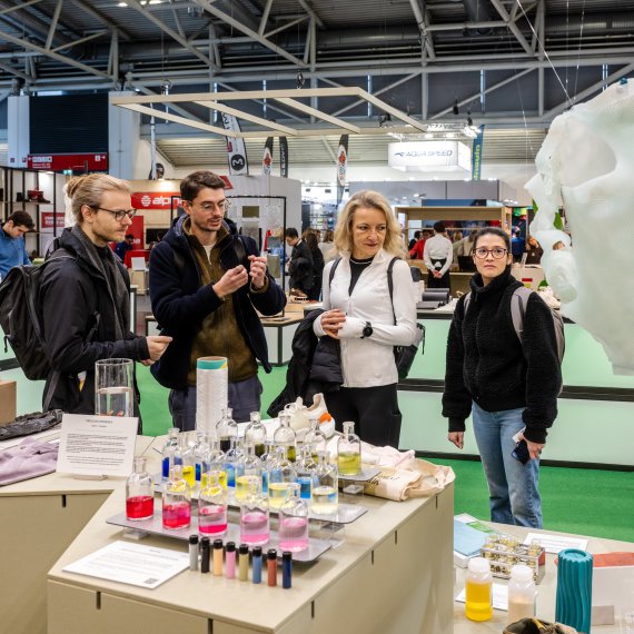 Im Material Lab werden die neusten und nachhaltigsten Materialinnovationen ausgestellt